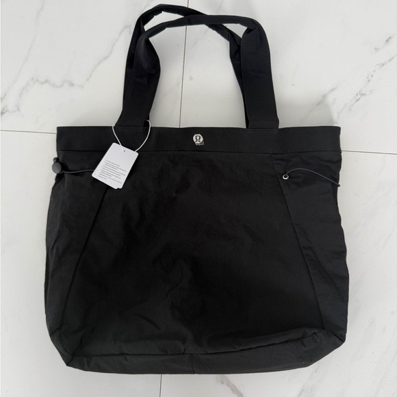 lululemon athletica Handbags - Lululemon Tote Bag 18L